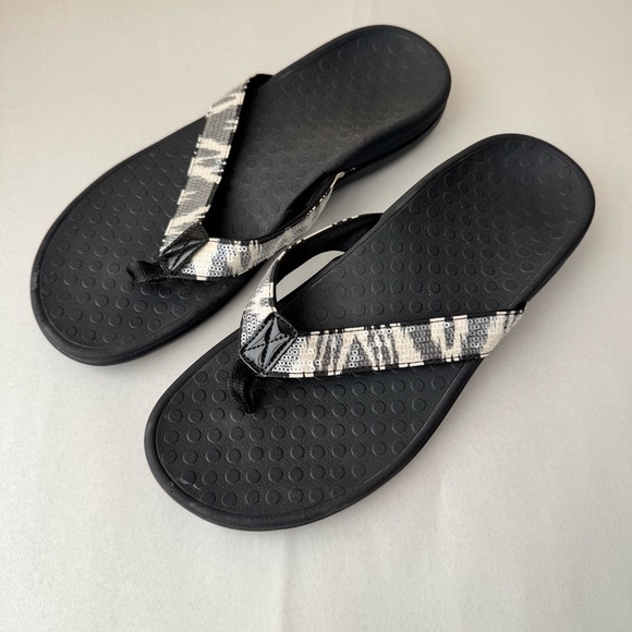 VIONIC Tide II Womens Flip Flops Size 10 Sequins Sandals Thong Slip On Black - Picture 1 of 14